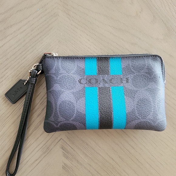 Coach Handbags - coach wrislet